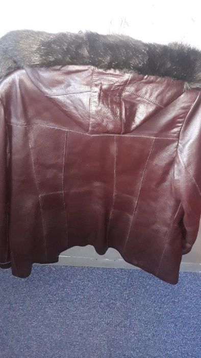 Vand scurta de piele