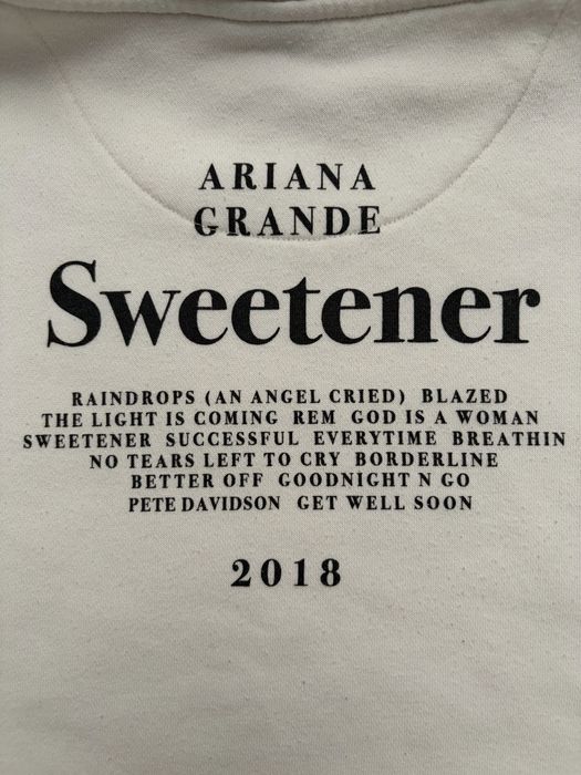 H&M суичър на Ariana Grande