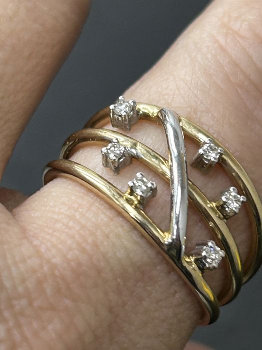 Кольцо желтое золото с бриллиантами