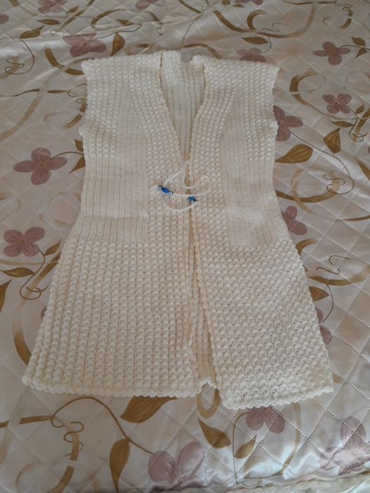 Ръчно плетени елеци