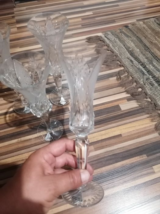 Set de 5 pahare de cristal realizat în România la Bistrita, impecabile