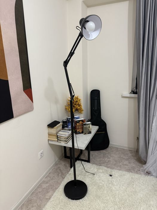 Напольная скандинавская лампа