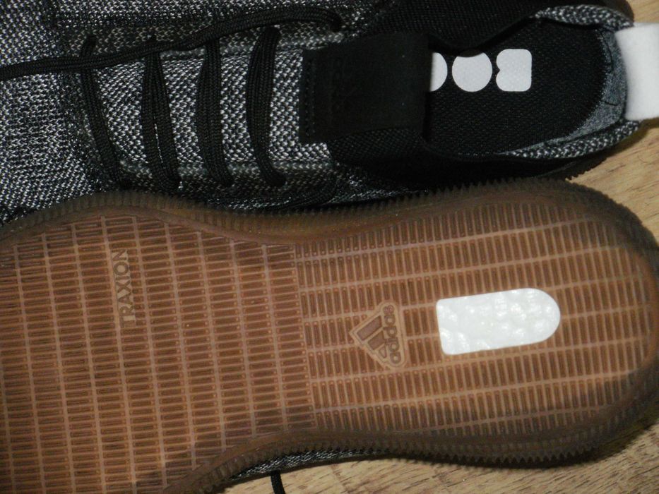 ADIDAS юношески оригинални маратонки 39.5
