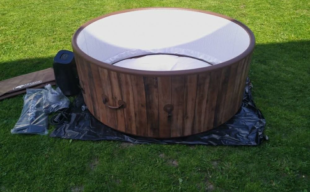 Jacuzii de 8 persone cu incalzire si bule