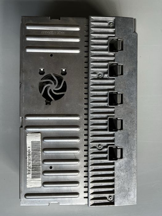 Усилвател за музиката за mercedes s klass221/harman kardon/LOGIG7/beck