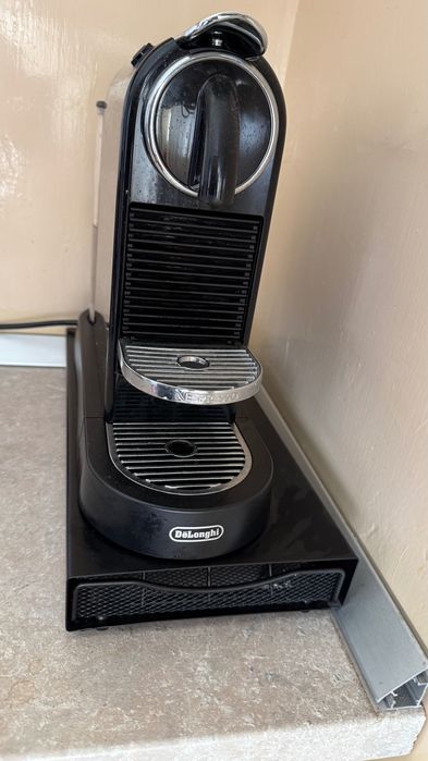 Espressor De'Longhi - bonus sertar pt capsule