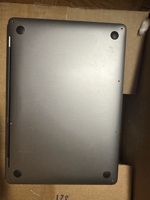 I6/256 Macbook Pro 2O17 256