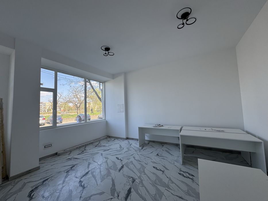 Inchiriez spatiu  comercial