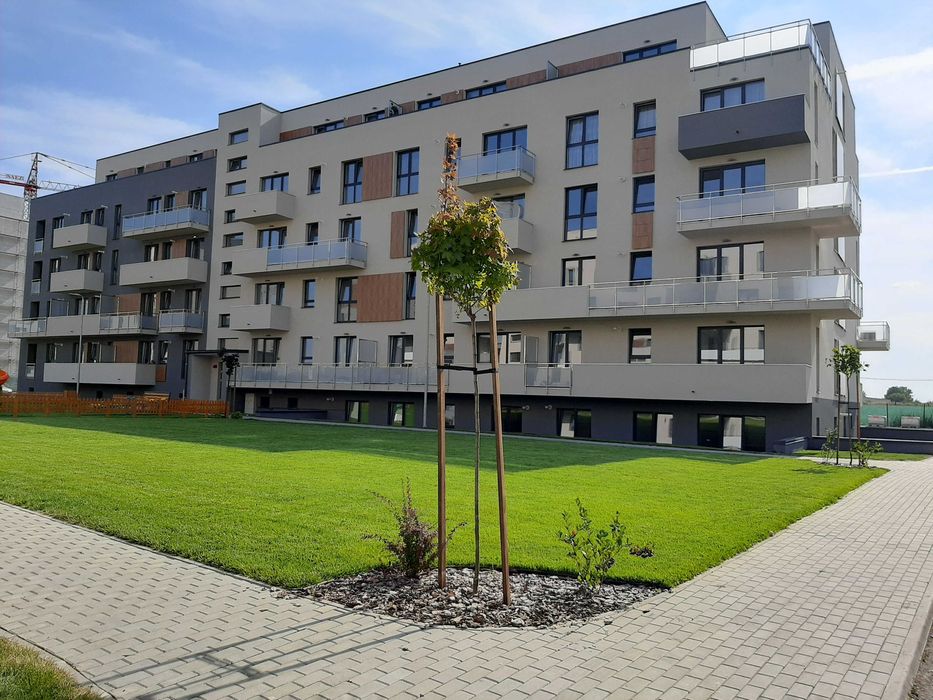 Studio etaj 1 - Maurer/ 40 mp/ loc parcare privat/ boxa subsol