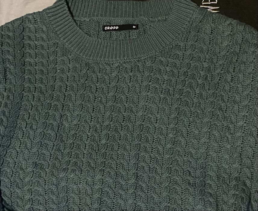 Pulover Cropp, aproape nou, modern.