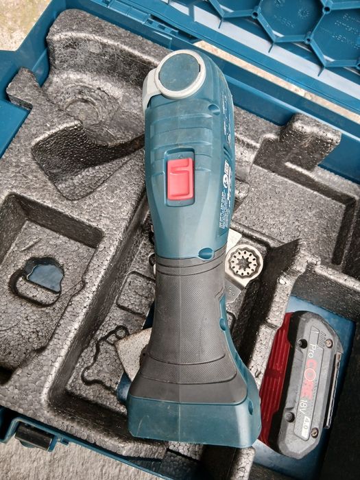 Мултифункционален акумулаторен инструмент Bosch Profesional Gop 18V-34