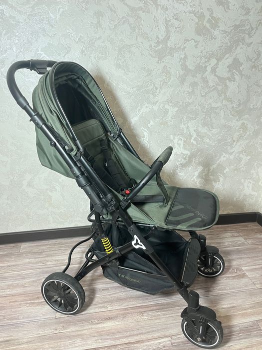 Продам прогулочную коляску