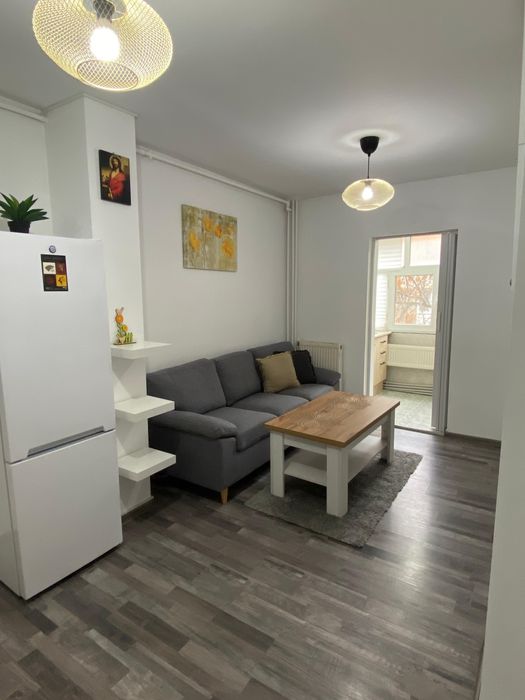 Bucuresti Parcul Pacii Strada Hanul Ancutei 3 decomandate 110000 euro