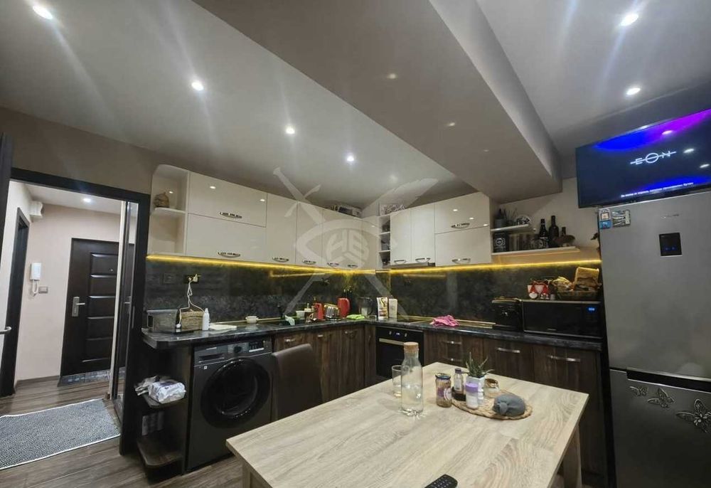 Продава се Двустаен апартамент в Средец - 64 кв.м за 1008 €/кв.м - Снимка #2