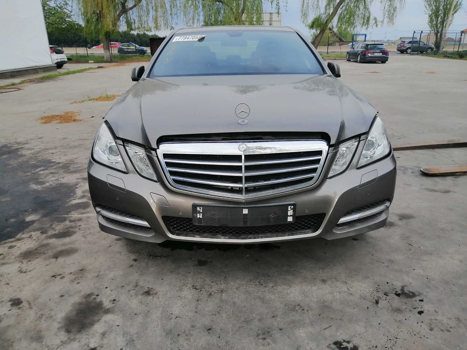 Dezmembram Mercedes E220