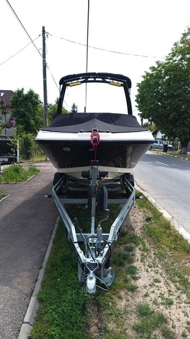 Vând Bayliner VR5
