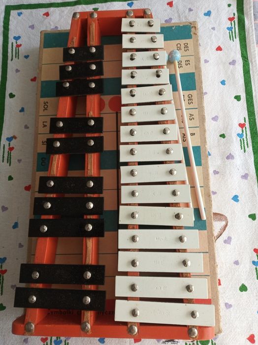 Музикален инструмент и други