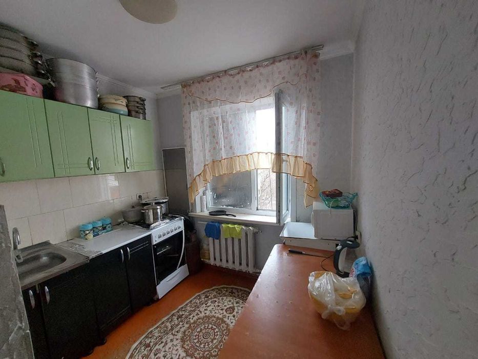 а Продам 2 комнатную Момышулы