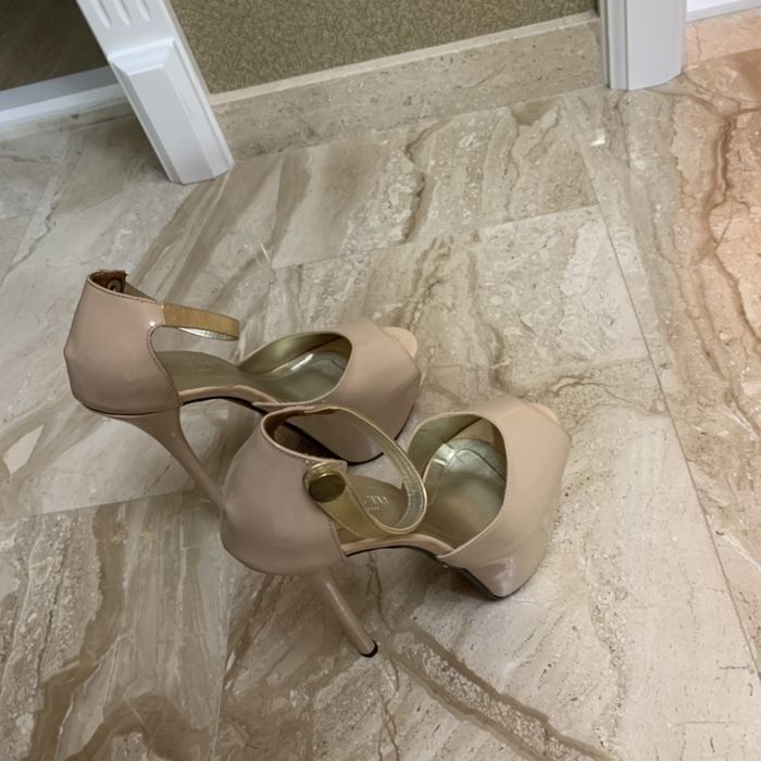 Sandale cu platforma,model deosebit!