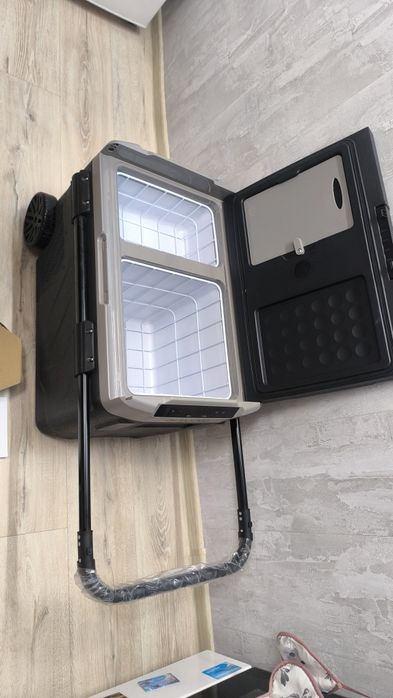 Хладилна чанта  

с компресор 12V и 230 волта замразяване и охлаждане - 40L - сив

с компресор 12V и 230 волта замразяване и охлаждане - 40L - сив