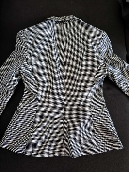 Дамско сако в отлично състояние, размер S (по 15 лв)