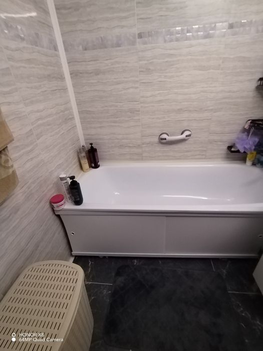 Продам 4 комнатную квартиру