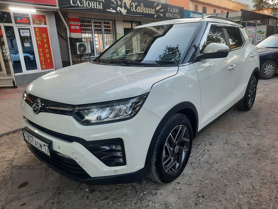 Машина Санёнг Тиволи 1.6 турбо