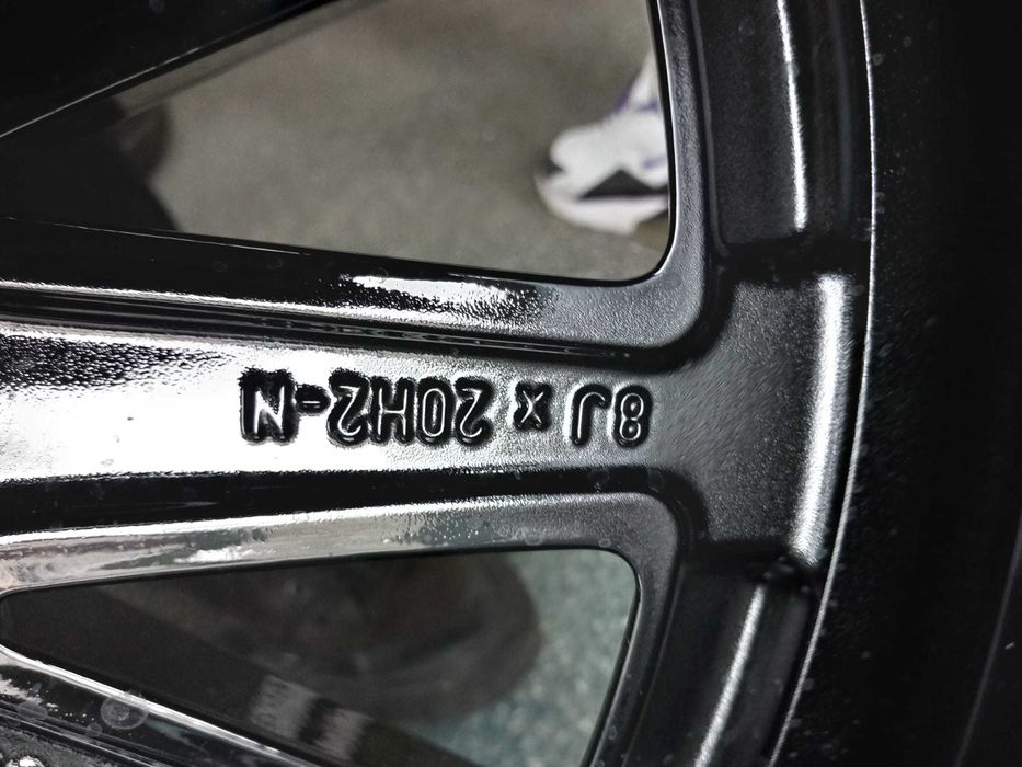 Jante Mercedes Glb Gla W247 Anvelope  vara noi Continental 235 45 20