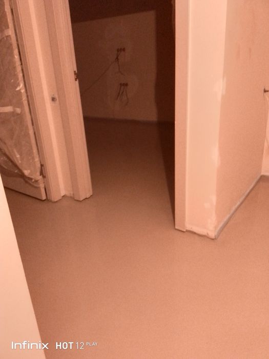 Наливные полы, выравнивание пола.