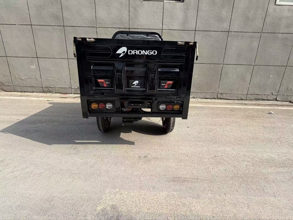 Motoroll tritsikl muravey skuter