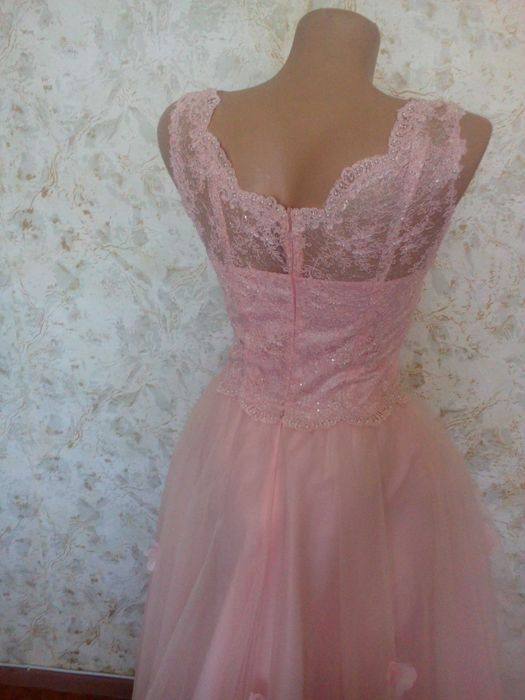 Продам платье новое