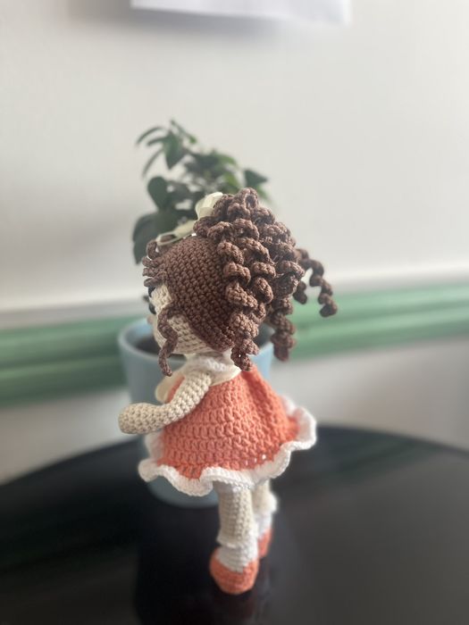 Плетена кукла с рокличка