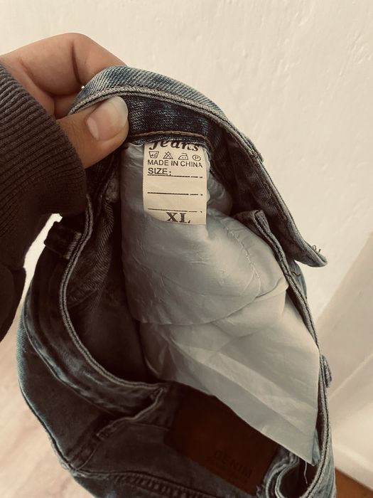 Синие широкие джинсы