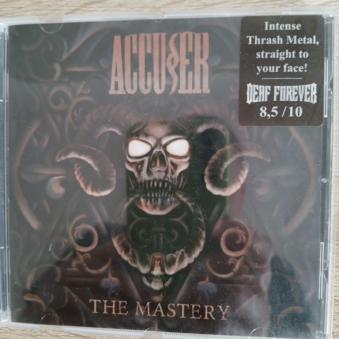 Компакт дискове нови