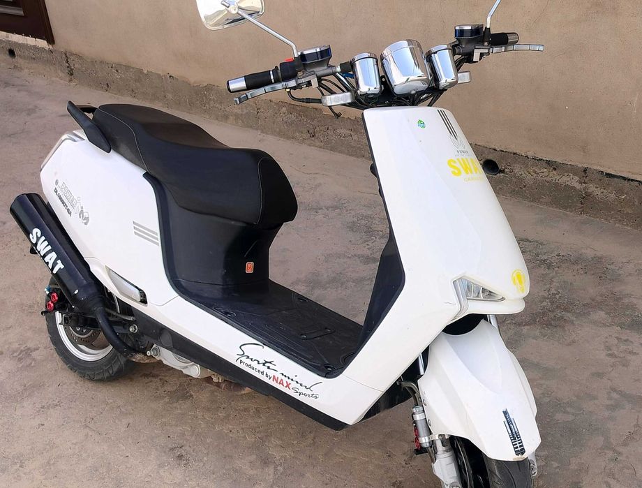 Скутер бензиновый пол автомат