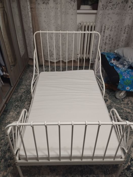 Vând pat copil extensibil Ikea