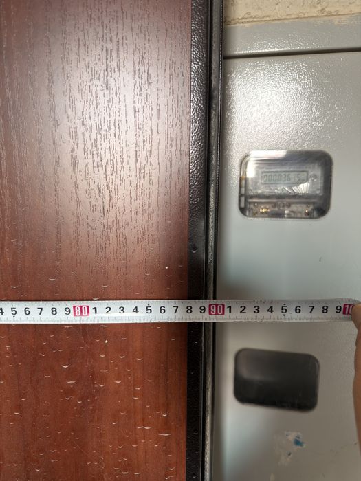 Продается входной дверь