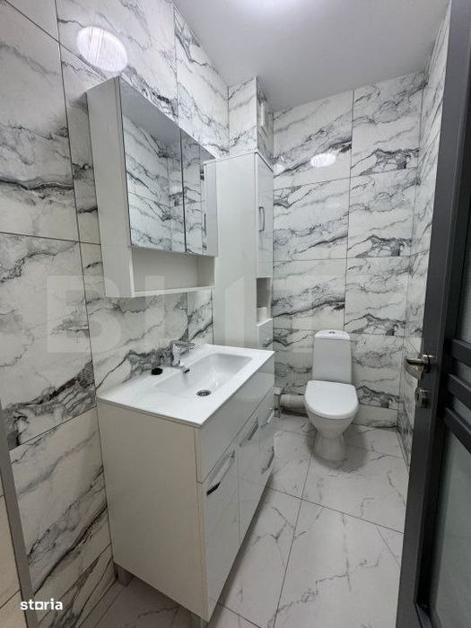 Apartament 3 camere, 2 bai, parcare, zona Teilor