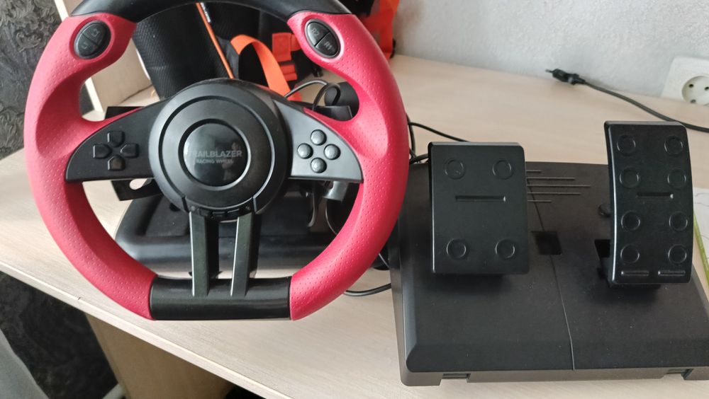 Игровой руль для PS  и компа