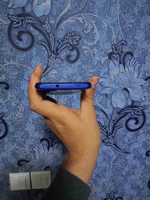 Poco m3 sotiladi srochna