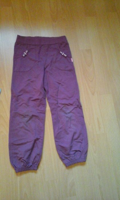 Продам джинсы на девочку от 4 до 6 лет