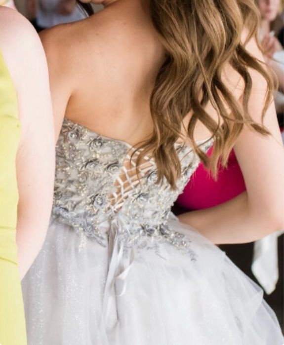 Бална рокля.