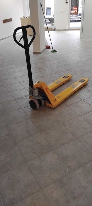 Палетна количка 2,5т