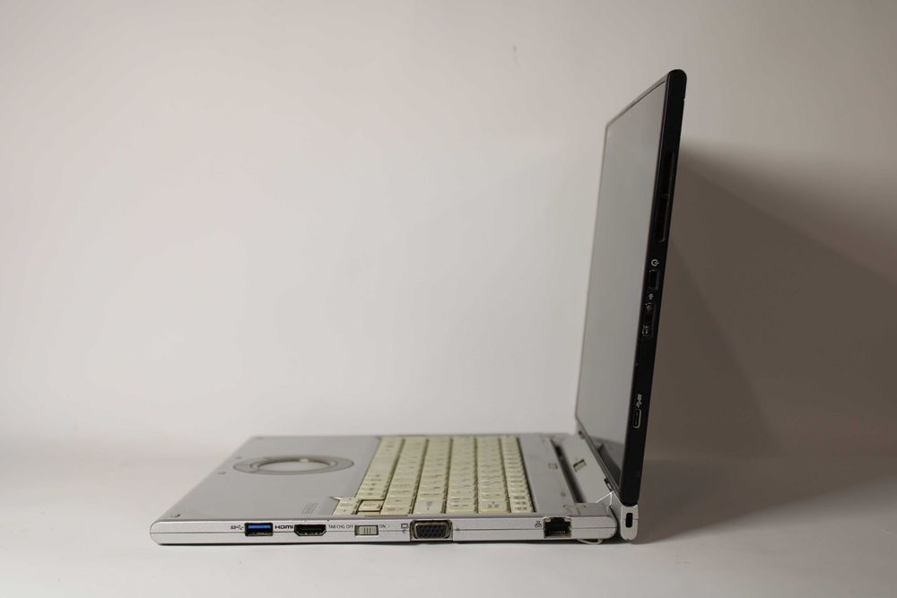 Panasonic Toughbook CF-XZ6