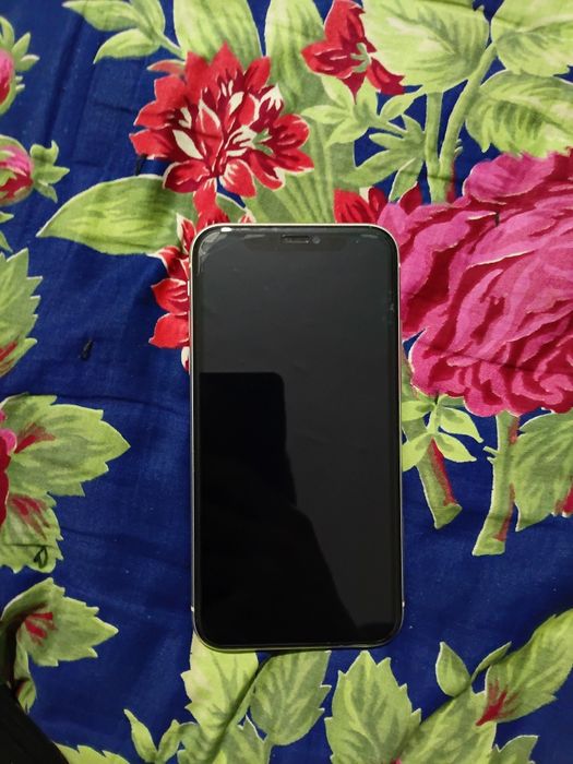 Айфон 11 сатылады торг есть