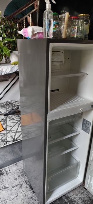 Продается холодильник LG