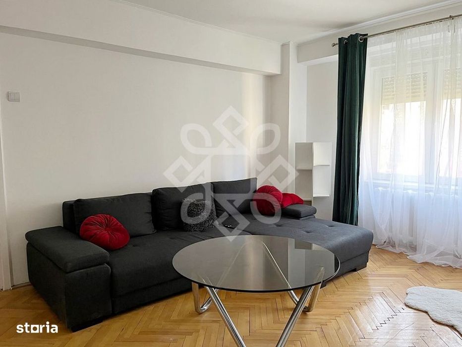 Apartament cu 3 camere de inchiriat pe bld. Stefan cel Mare
