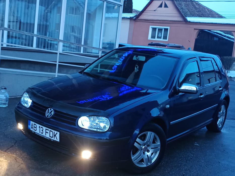 Vând golf 4 1.6 benzina segmentat motor