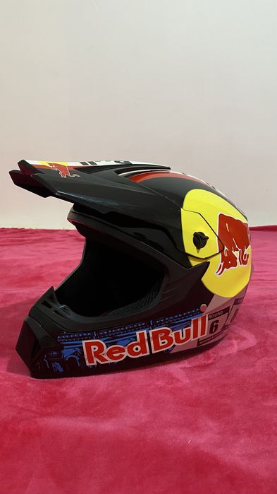 Мотошлемы Каска Redbull