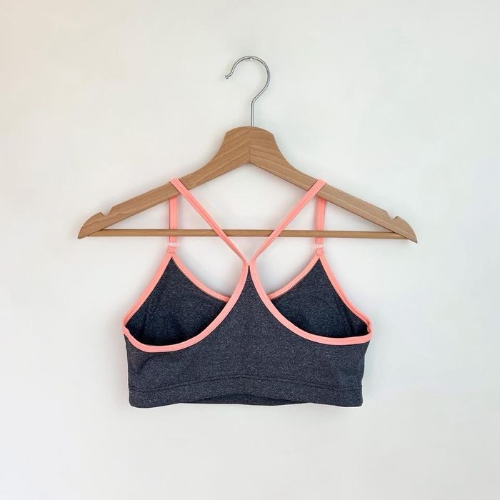 Лот от спортни бюстиета Casall, H&M